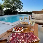 Villa De Charme, 4 Chambres, Piscine